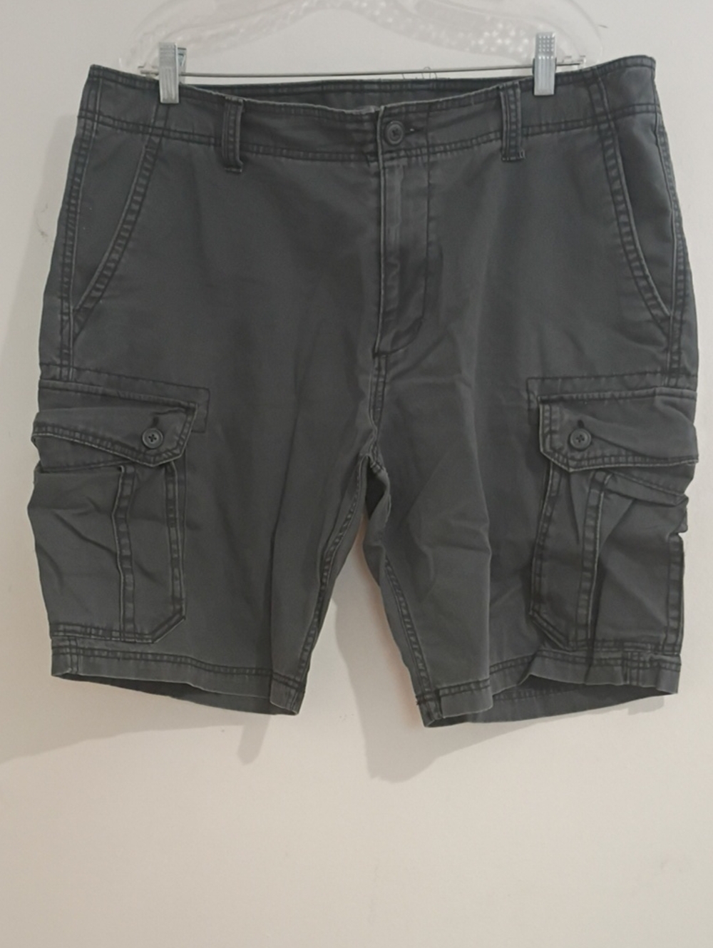 Old Navy Men's Cargo Shorts in Charcoal